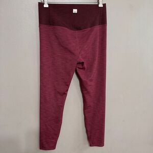 Vuori Lux Rib Studio Leggings with a high-rise waist burgundy size large